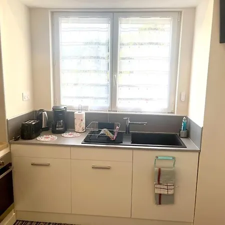 30m2, Parking, 2 Pers, 10 Min D'aurillac Апартаменты