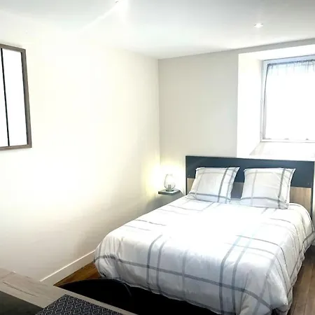 30m2, Parking, 2 Pers, 10 Min D'aurillac Апартаменты *